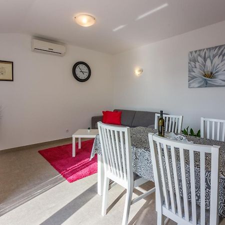 Anton 1 Appartement Crikvenica Buitenkant foto