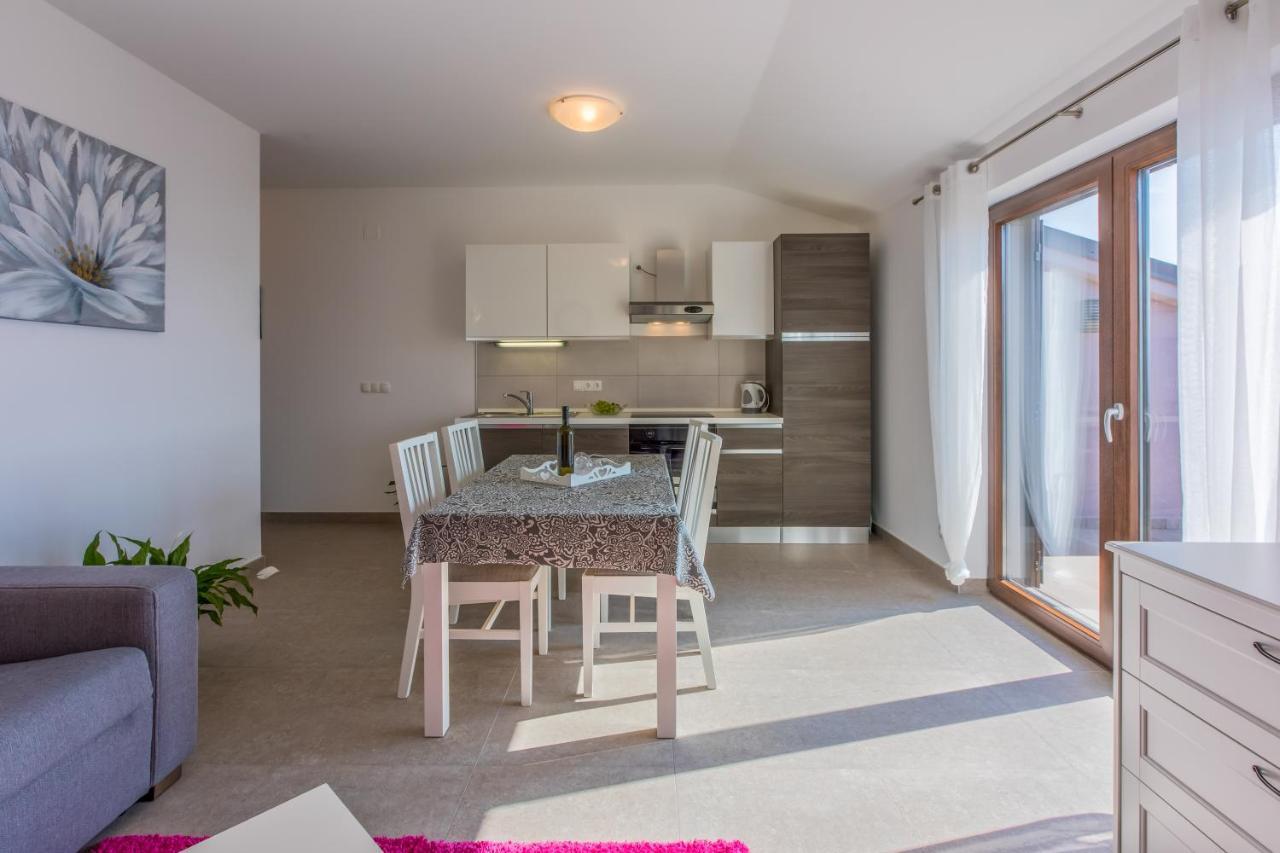Anton 1 Appartement Crikvenica Buitenkant foto